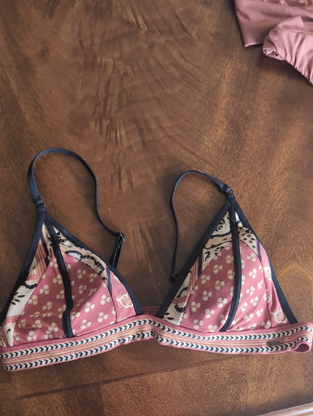 Ripcurl Women’s Geometric Floral Triangle Swimsuit Top -Rusty Pink